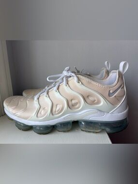 Nike Air VaporMax Plus White Cream Size 10.5 Triple White Sneakers